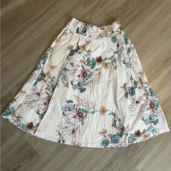 Le Chateau A Line Skirt Pack/Set of Two - Picture 3 of 3